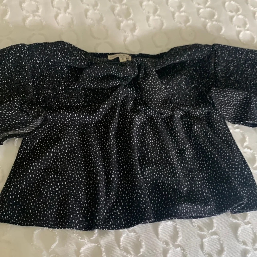 Blouse 🖤 - Picture 1 of 3